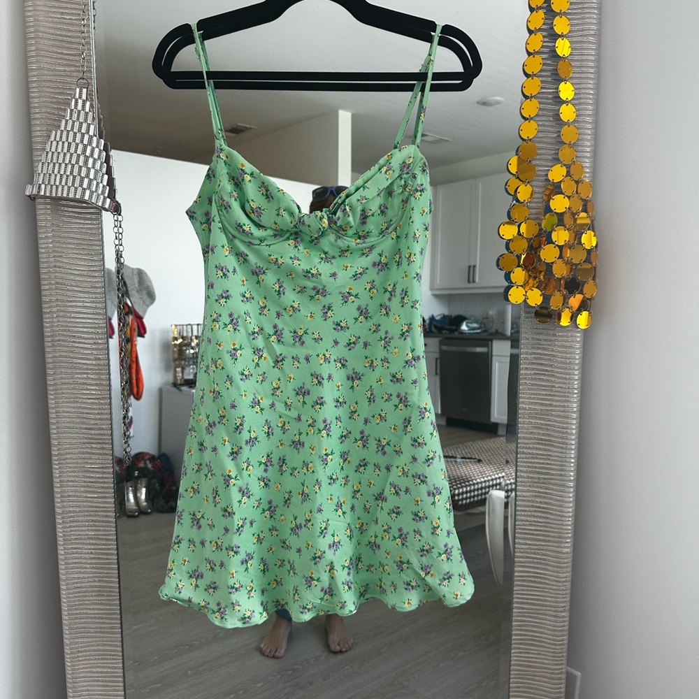 Zara Light Green Floral Mini Dress - Picture 2 of 4